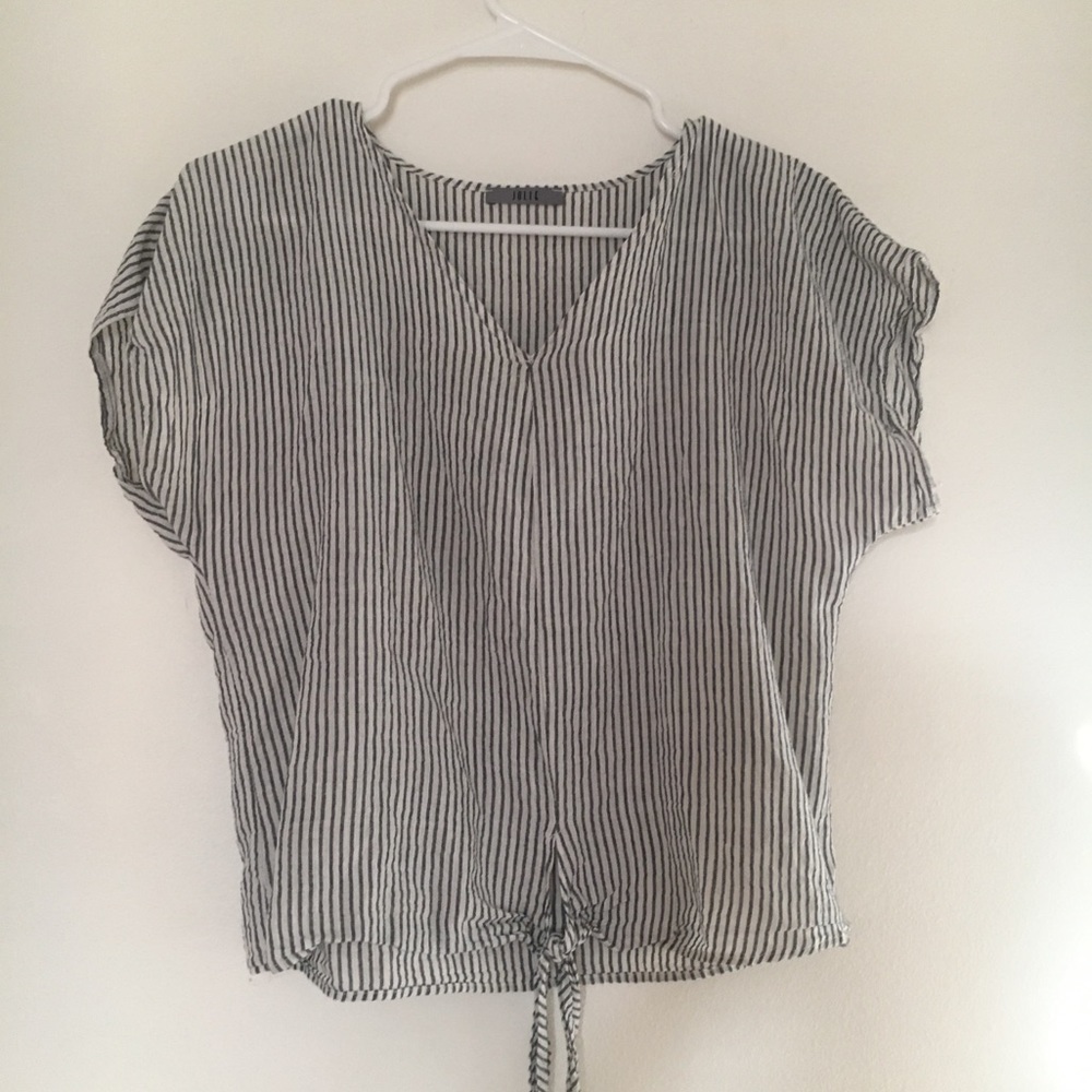 Navy and white stripe tie top